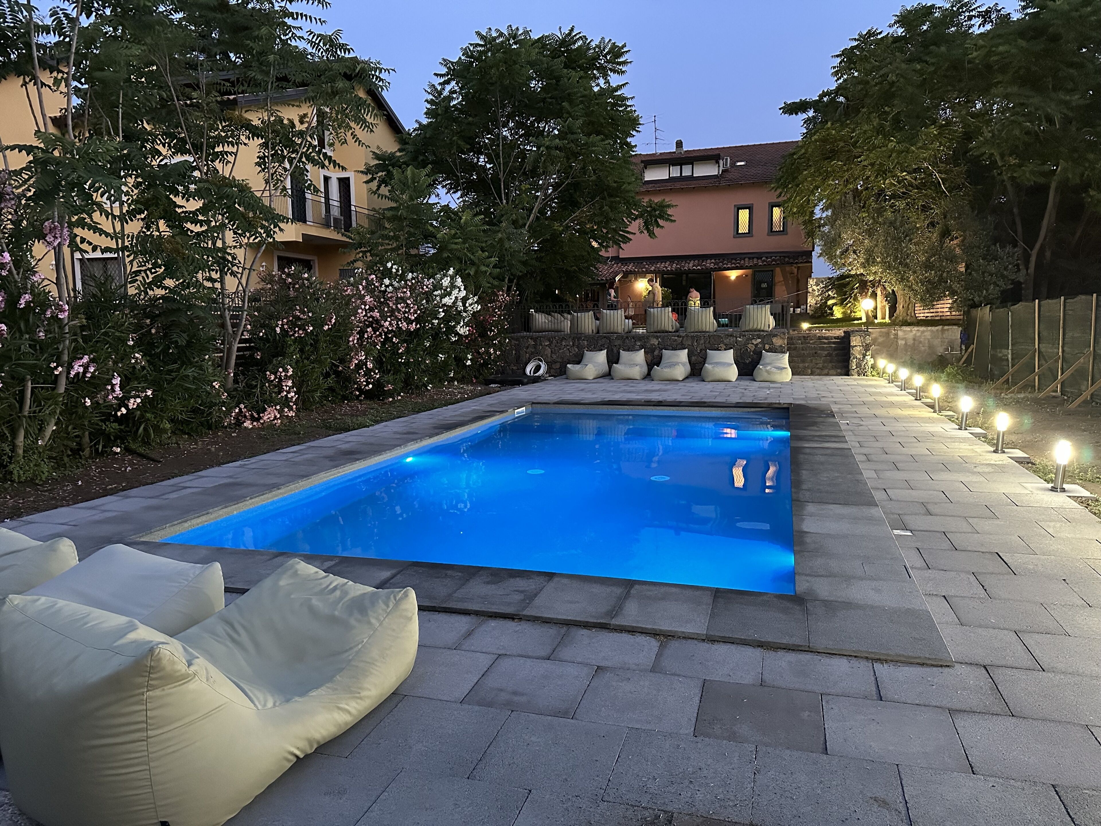 2 piscinas al aire libre, sillones reclinables de piscina