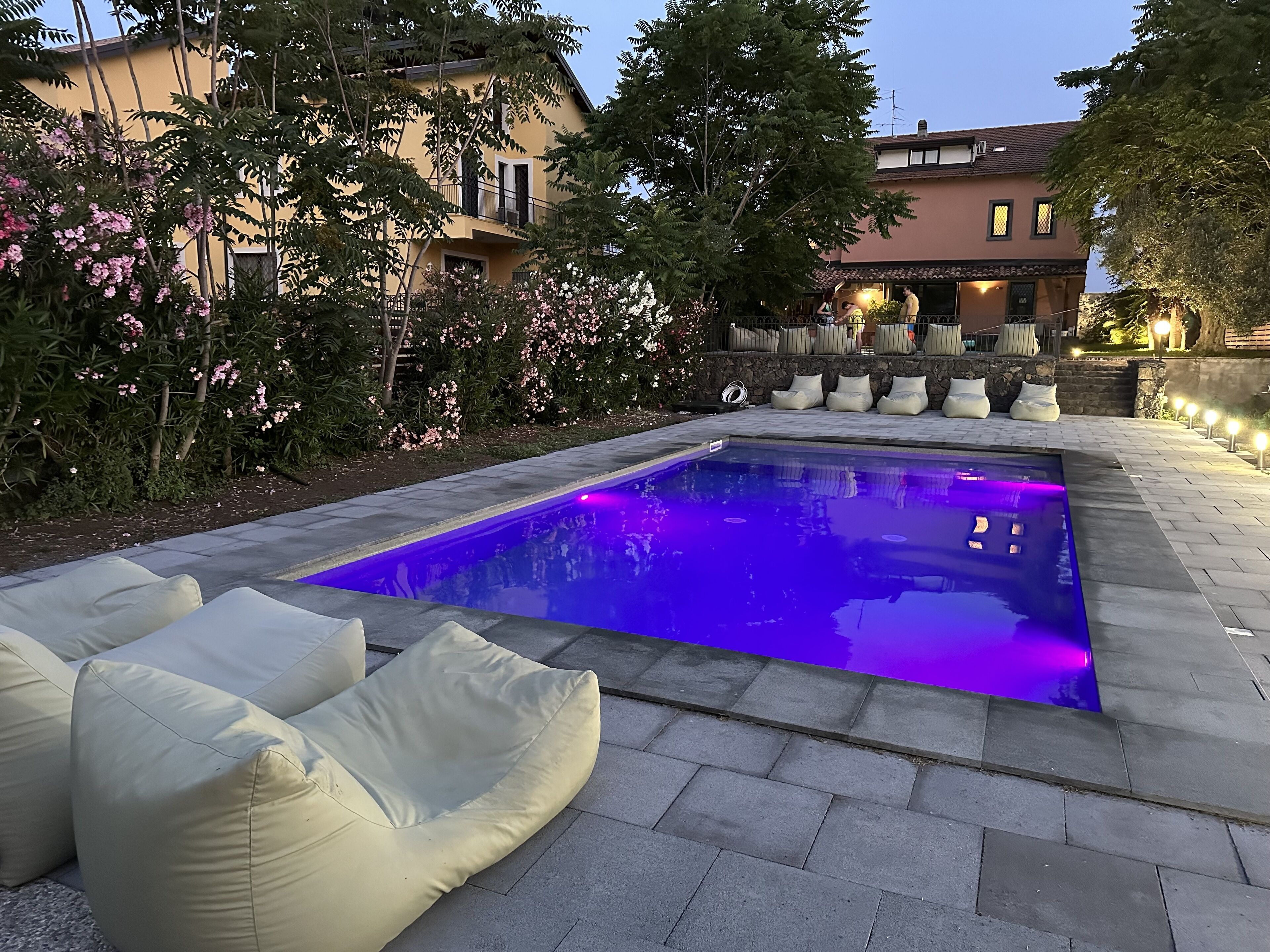 2 outdoor pools, sun loungers