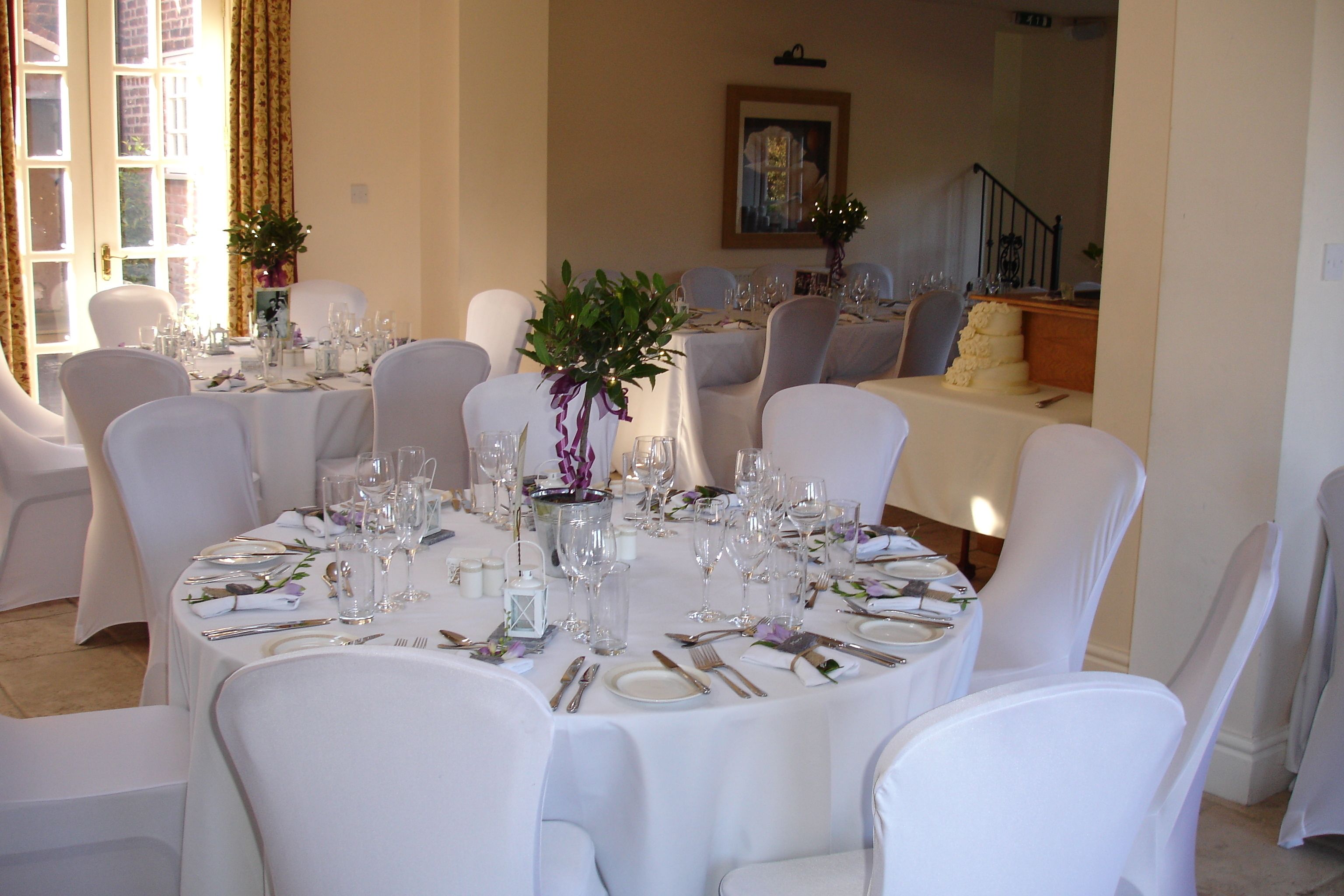 breakfast, lunch, dinner served; british cuisine