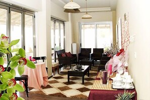 Lobby-Lounge