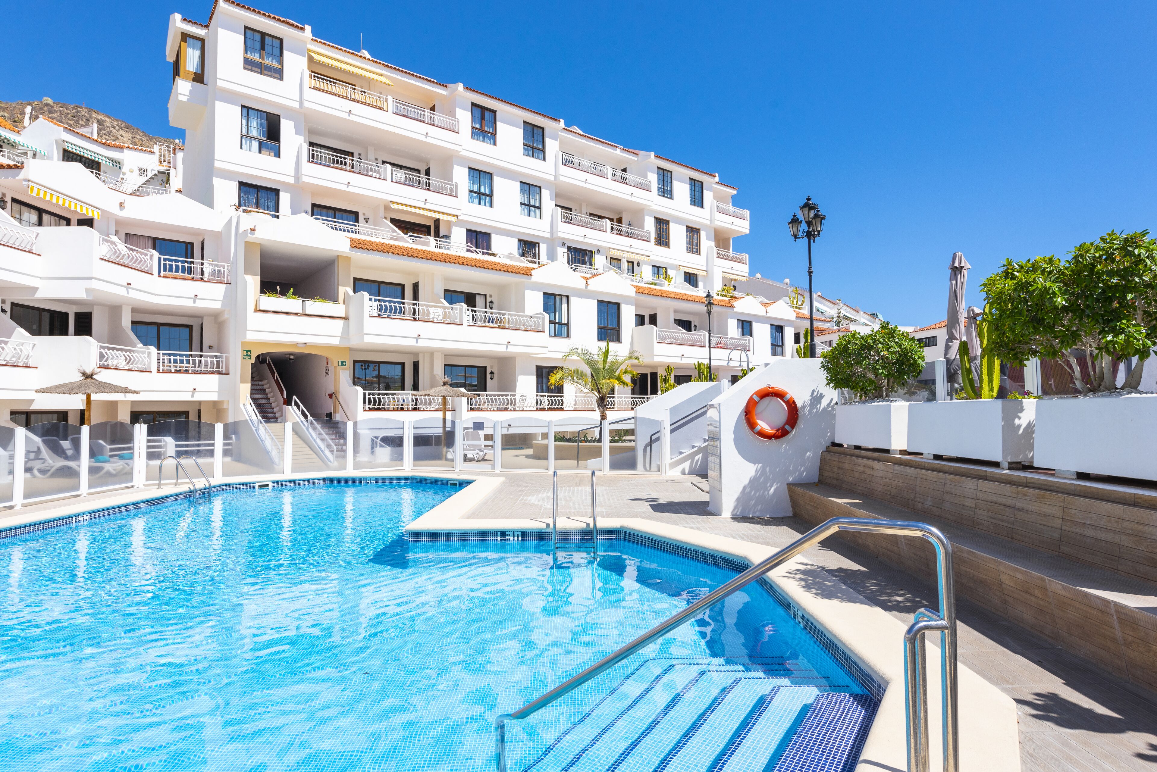 Outdoor pool, pool umbrellas