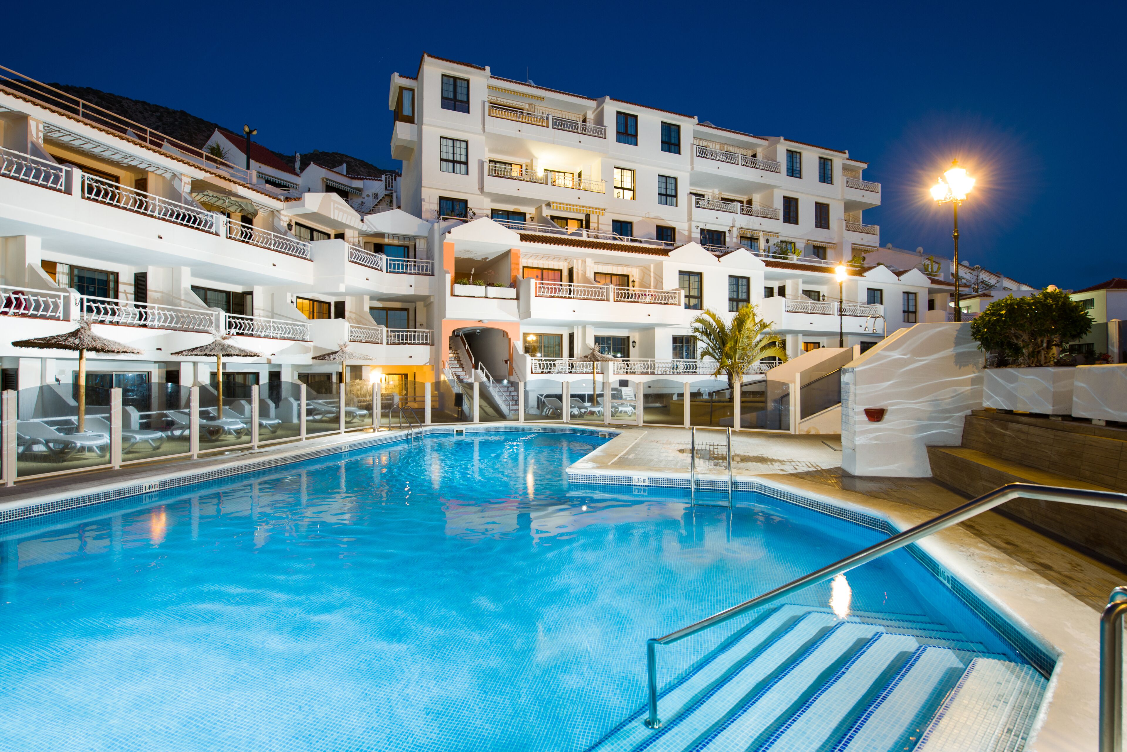 Outdoor pool, pool umbrellas