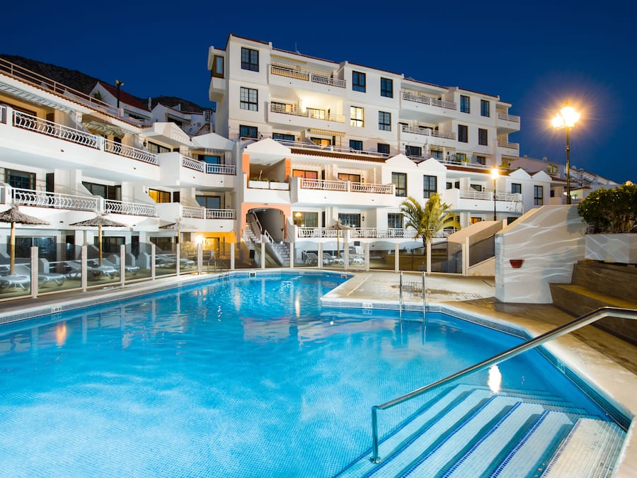Outdoor pool, pool umbrellas