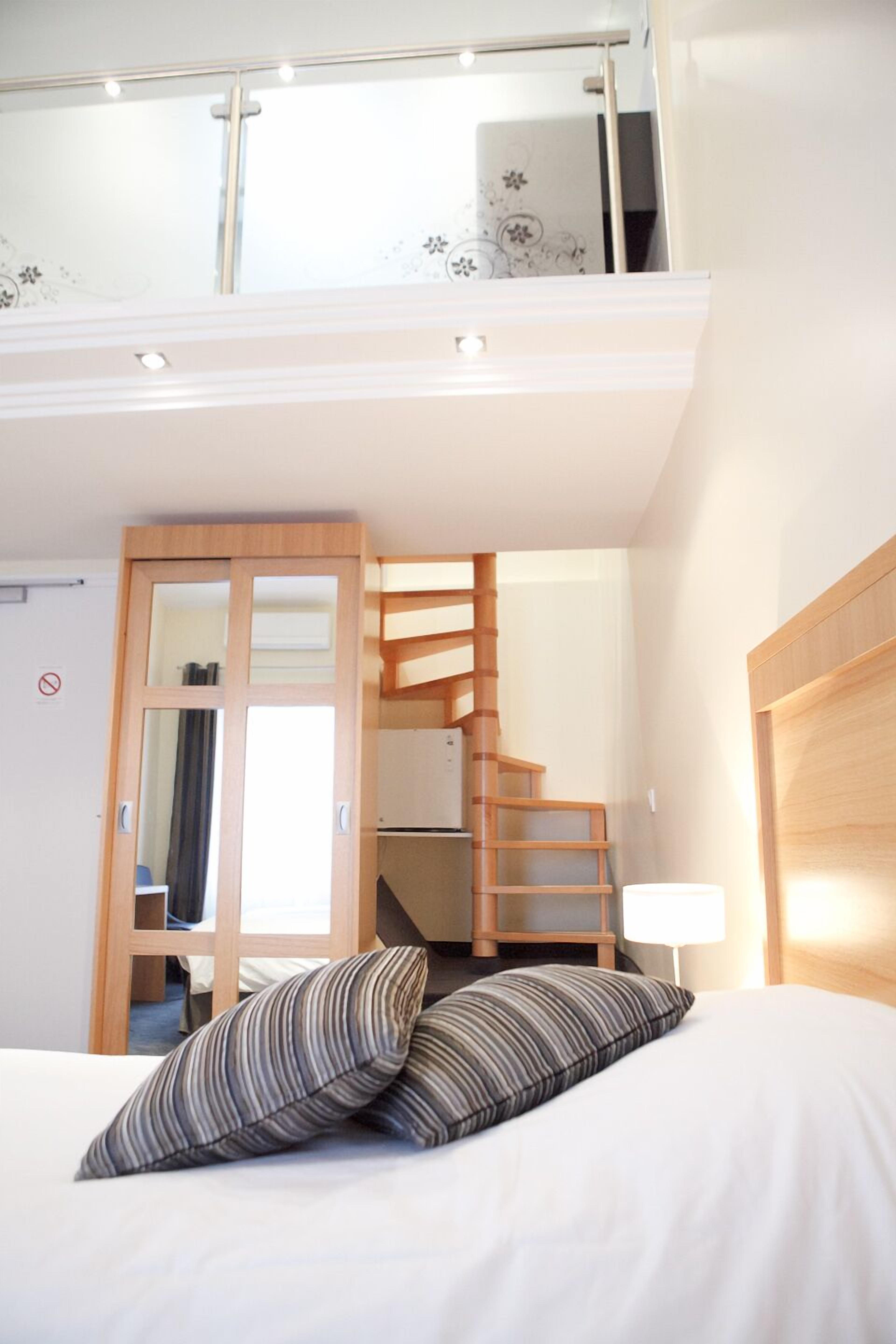 In-room safe, desk, iron/ironing board, free WiFi