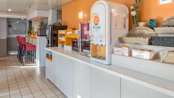 Buffet breakfast on weekdays (EUR 5.90 per person)