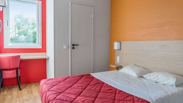 Schreibtisch, schallisolierte Zimmer, kostenloses WLAN, Bettwäsche