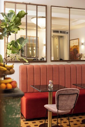 Reception - We Boutique Hotel (Barcelona)