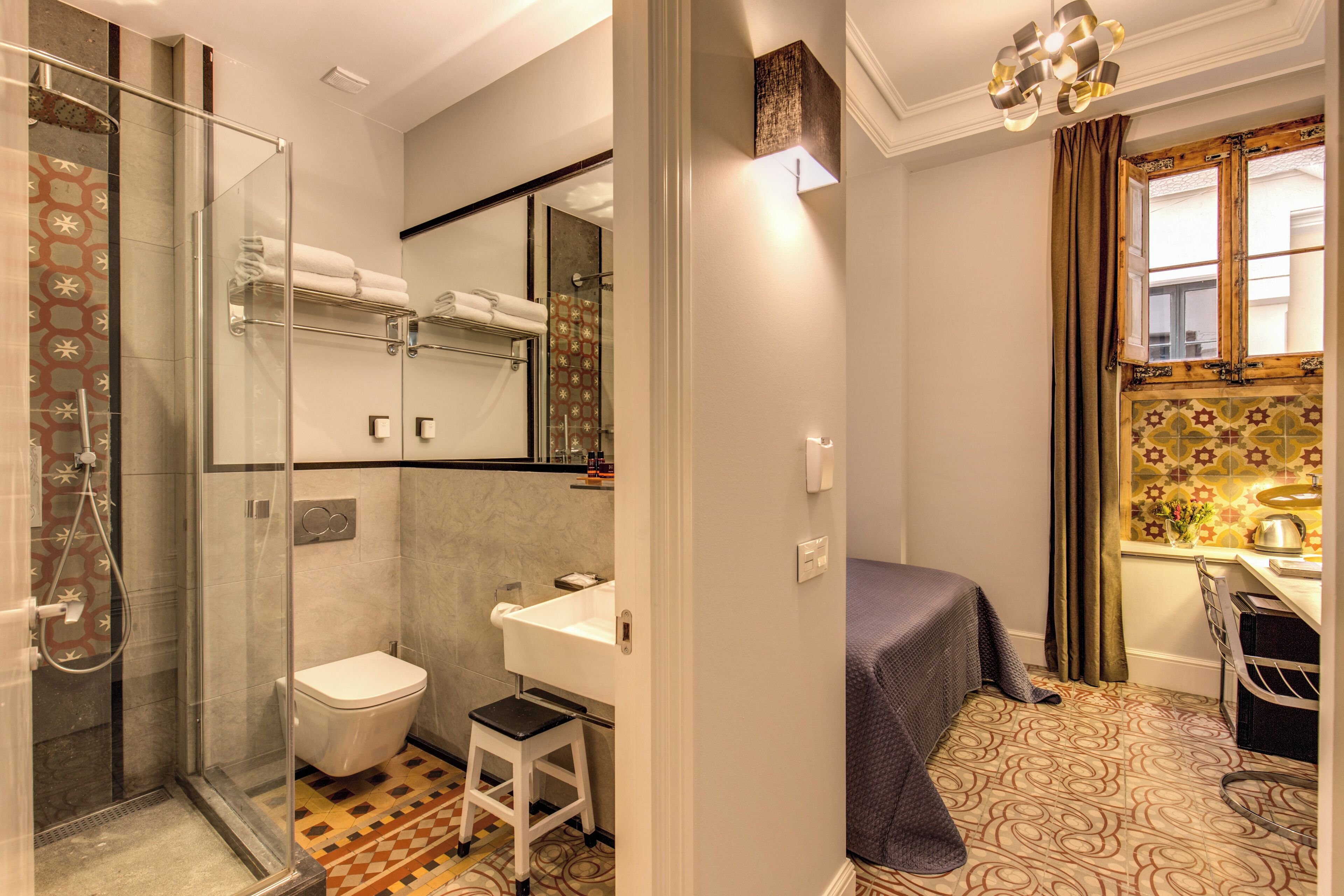 standard double room | minibar, in-room safe, desk, blackout curtains