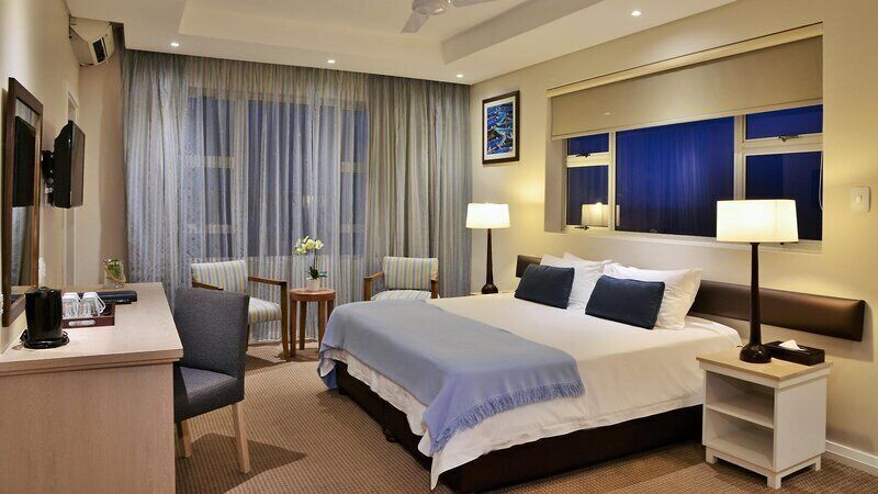 Quarto superior | Frigobar, cofres nos quartos, escrivaninha