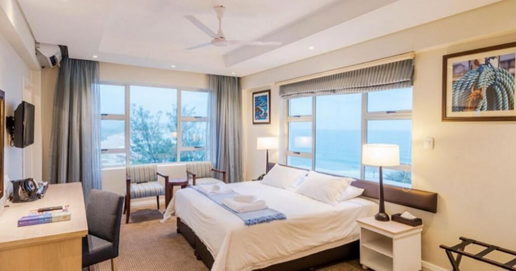 Minibar, in-room safe, desk, iron/ironing board