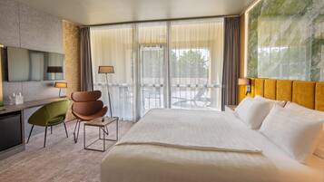 Allergitestade sÀngklÀder, bÀddmadrasser och minibar