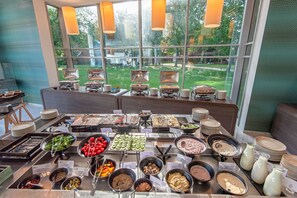 Free daily buffet breakfast