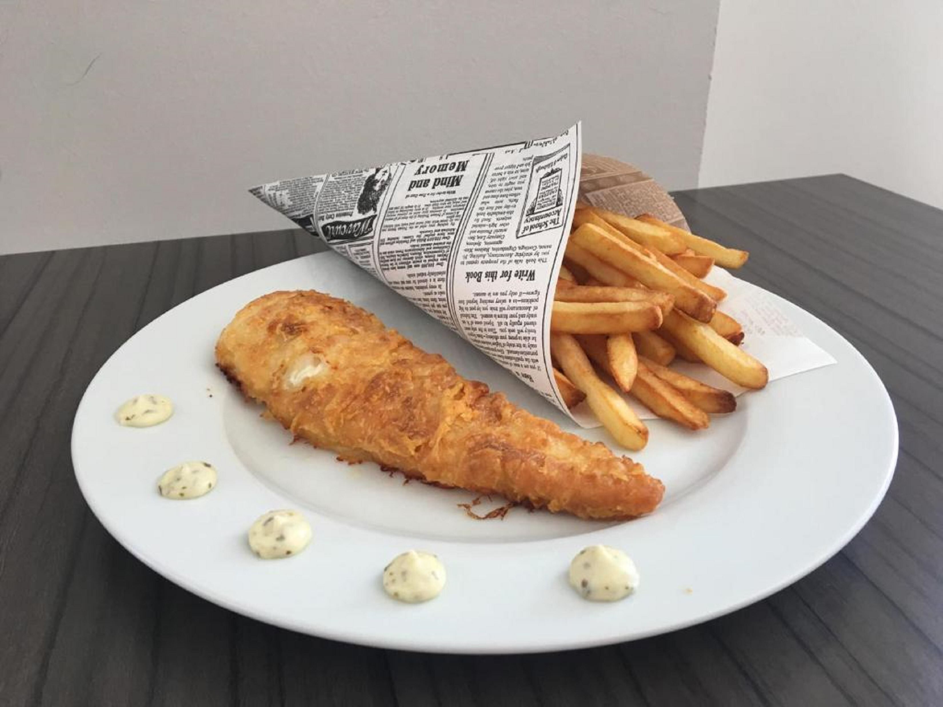 desk, soundproofing, free wifi, wheelchair access