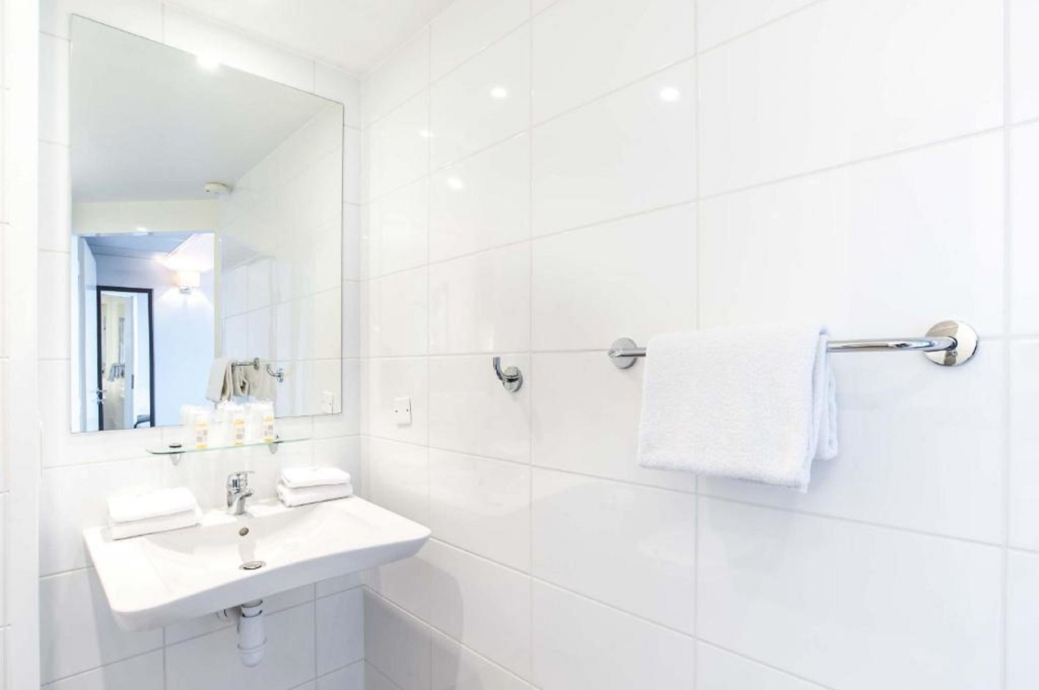 comfort triple room | bathroom | shower, free toiletries, hair dryer, towels