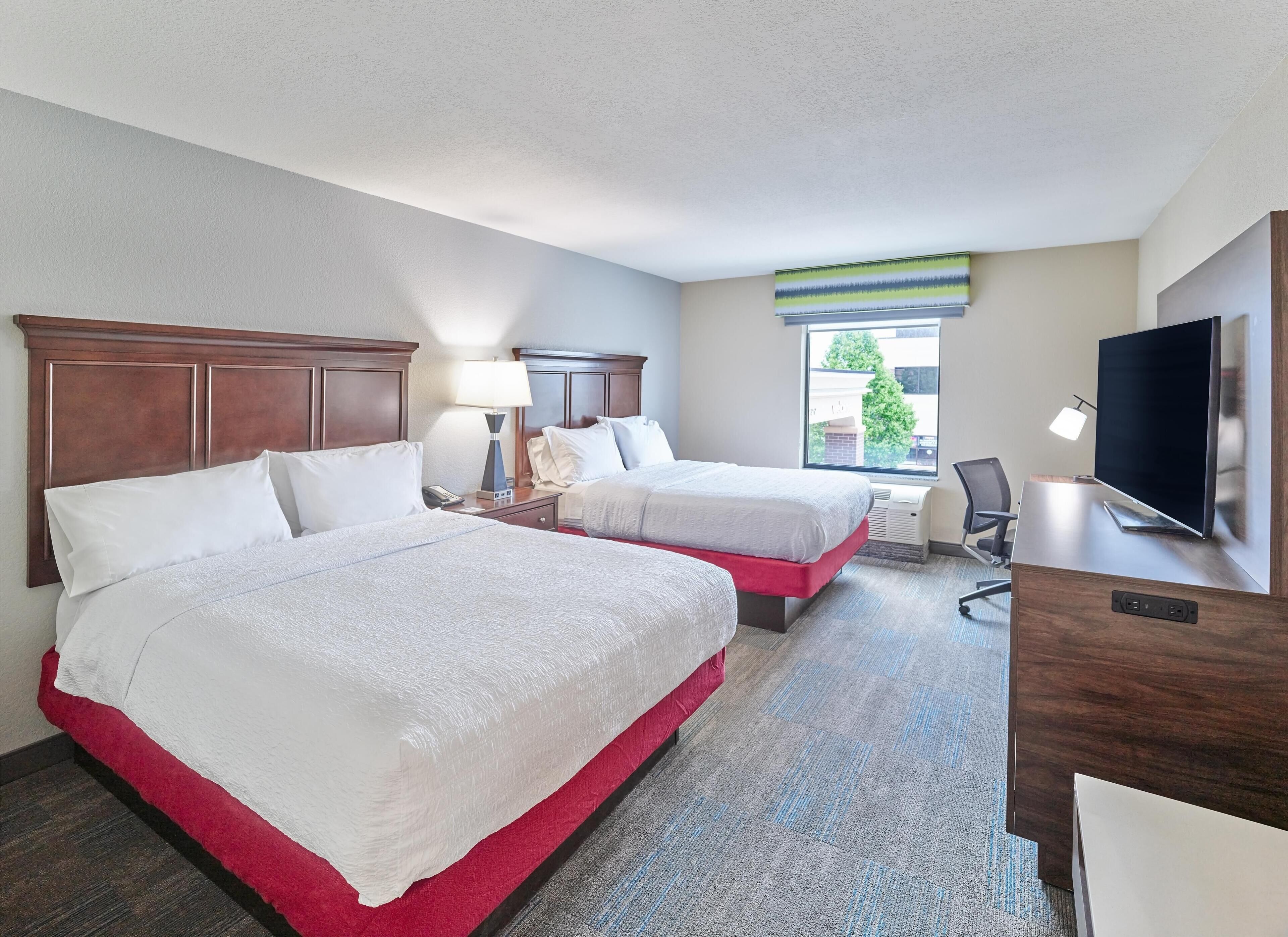 Premium bedding, in-room safe, cribs (free), rollaway beds (free)