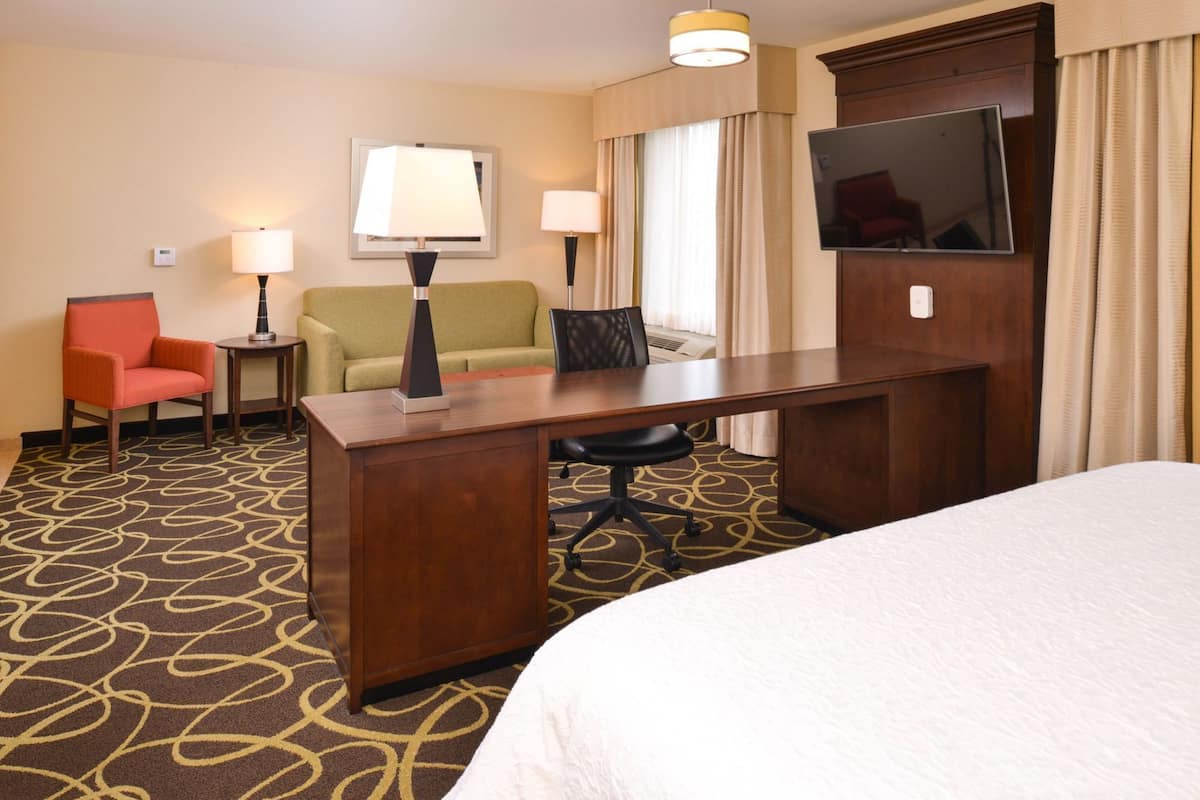 أغطية فراش متميزة وخزنة داخل الغرفة وأسرّة أطفال/رضّع (مجانًا)