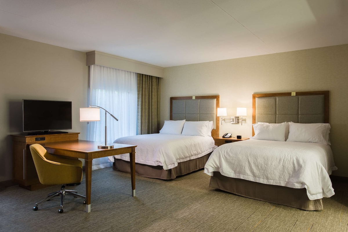 Studio, 2 Katil Ratu (Queen), Non Smoking | Peralatan tempat tidur premium, peti besi dalam bilik