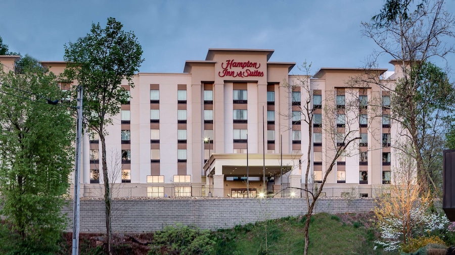 Hampton Inn & Suites Knoxville Papermill Drive