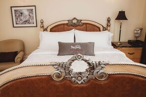 Deluxe Room, 1 King Bed | Egyptian cotton sheets, premium bedding, down comforters, pillowtop beds