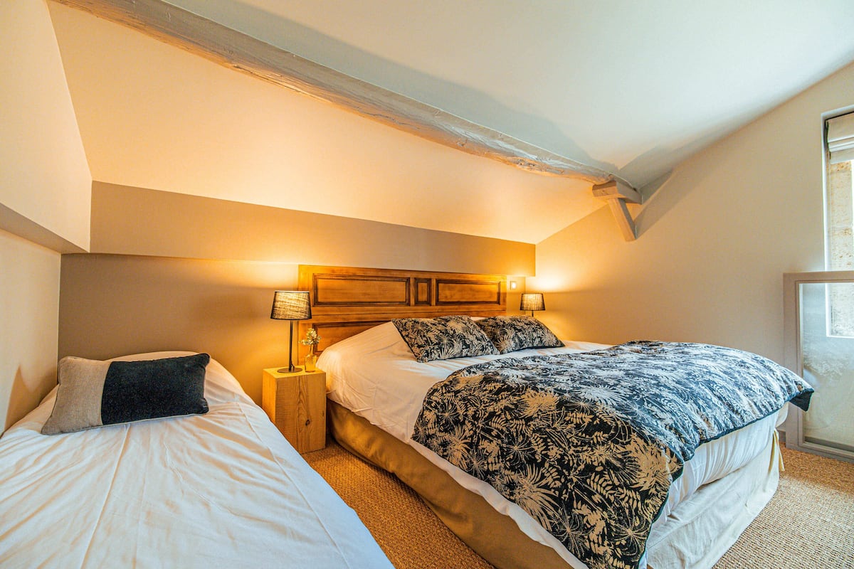 Familiekamer (Côté Puits) | 1 slaapkamer, luxe beddengoed, individueel gedecoreerd