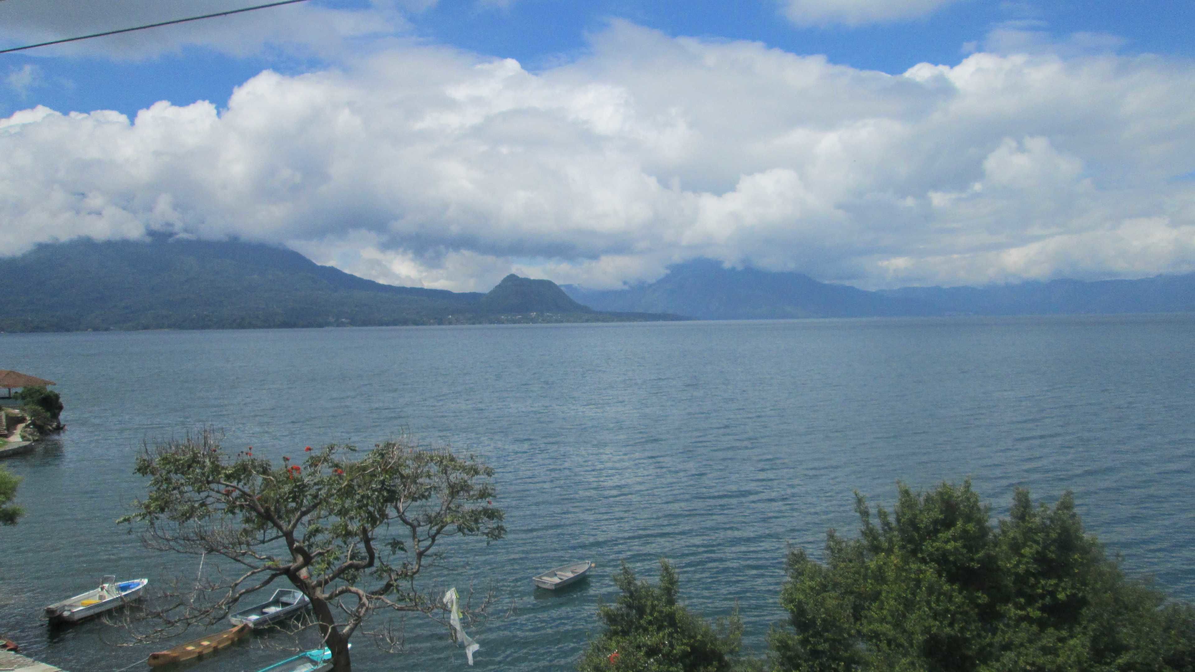 Suite Studio Panoramique, plusieurs lits, cheminée, vue lac | Lits pliants/supplémentaires, Wi-Fi gratuit, draps fournis