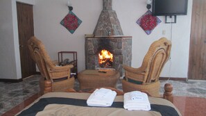 Rollaway beds, free WiFi, bed sheets, wheelchair access - Hotel Nuestro Sueño (San Antonio Palopo)