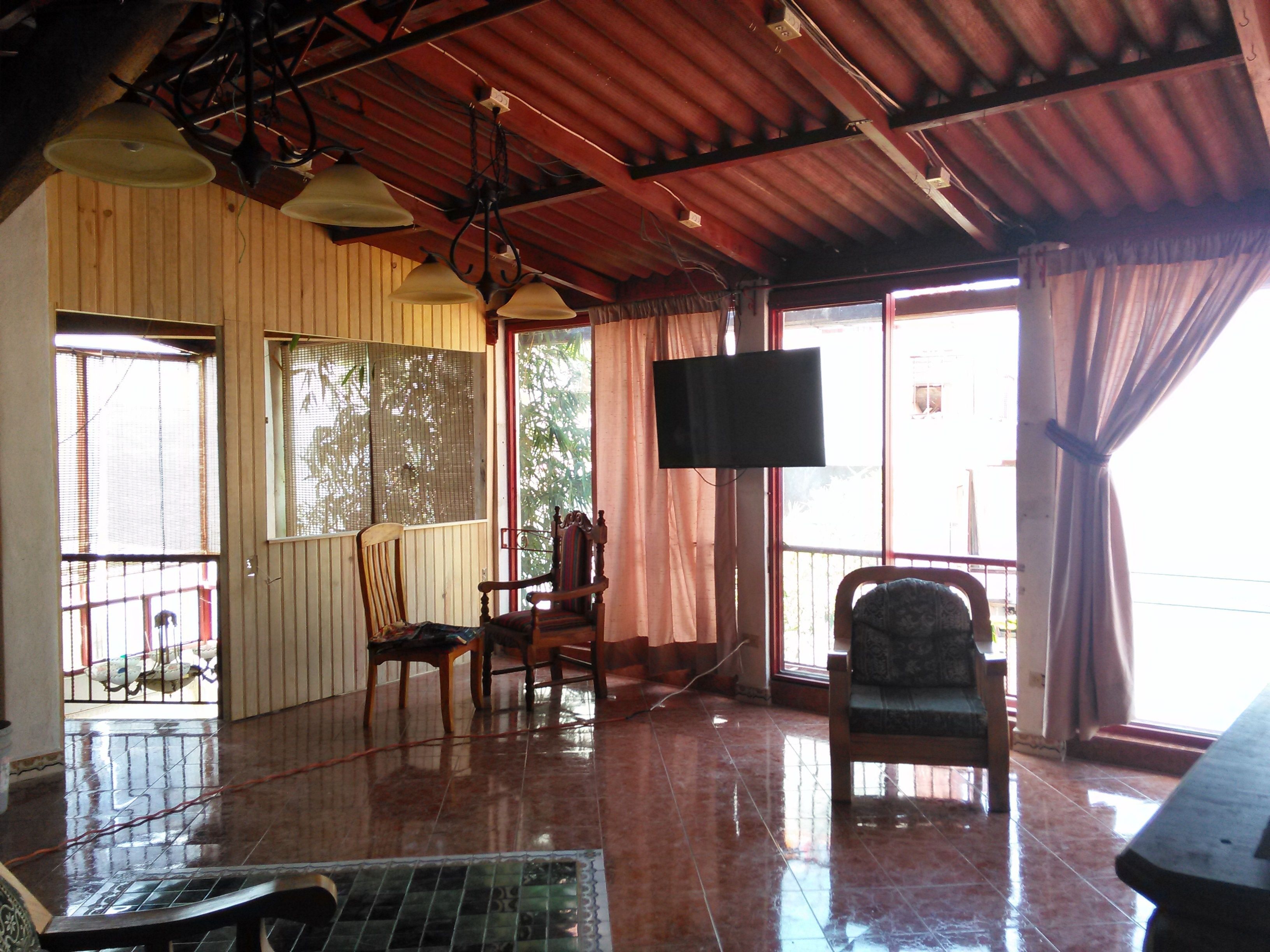 flat-screen tv, fireplace