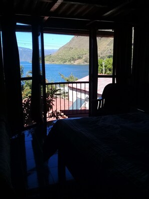 Romantisches Zimmer, Kamin, Seeblick | Ausblick vom Zimmer