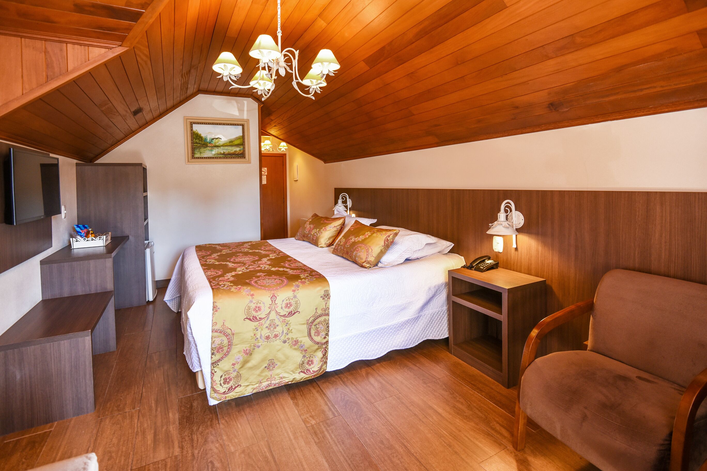 deluxe double or twin room | 1 bedroom, minibar, soundproofing, free wifi