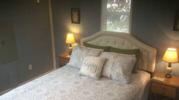 1 kamar tidur, setrika/meja setrika, Wi-Fi gratis, dan seprai linen