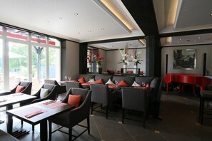 Petit déjeuner buffet compris en semaine
