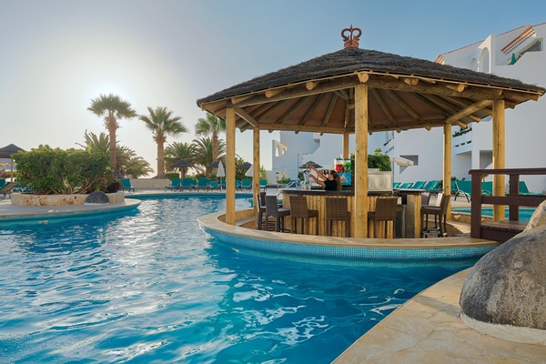 Poolside bar