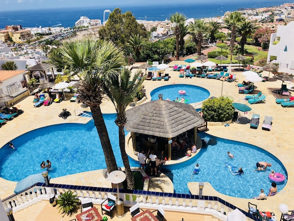 Outdoor pool, sun loungers
