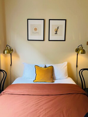 Family Double Room - Dancing Bear Inn Hostel (Nelson)