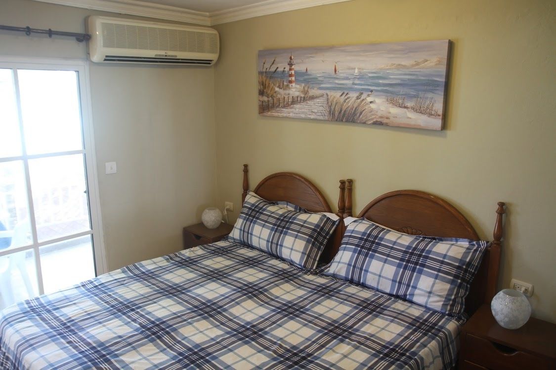 Beach View Double Room With Balcony  | Ropa de cama de alta calidad, tabla de planchar con plancha y cunas 