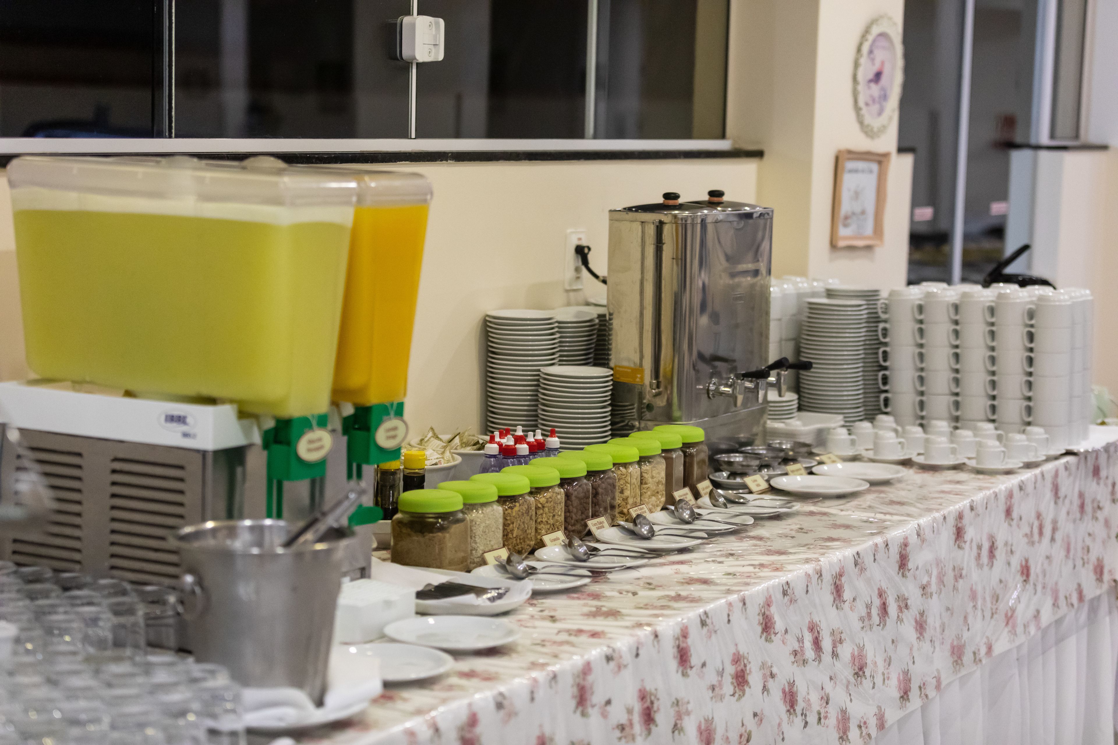 daily buffet breakfast (brl 60 per person)