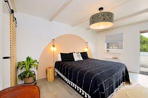 Individually decorated, individually furnished, blackout drapes - The Mystic Santa Fe (Santa Fe)