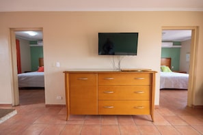 Comfort Apartment, 2 Bedrooms | Living room | Flat-screen TV