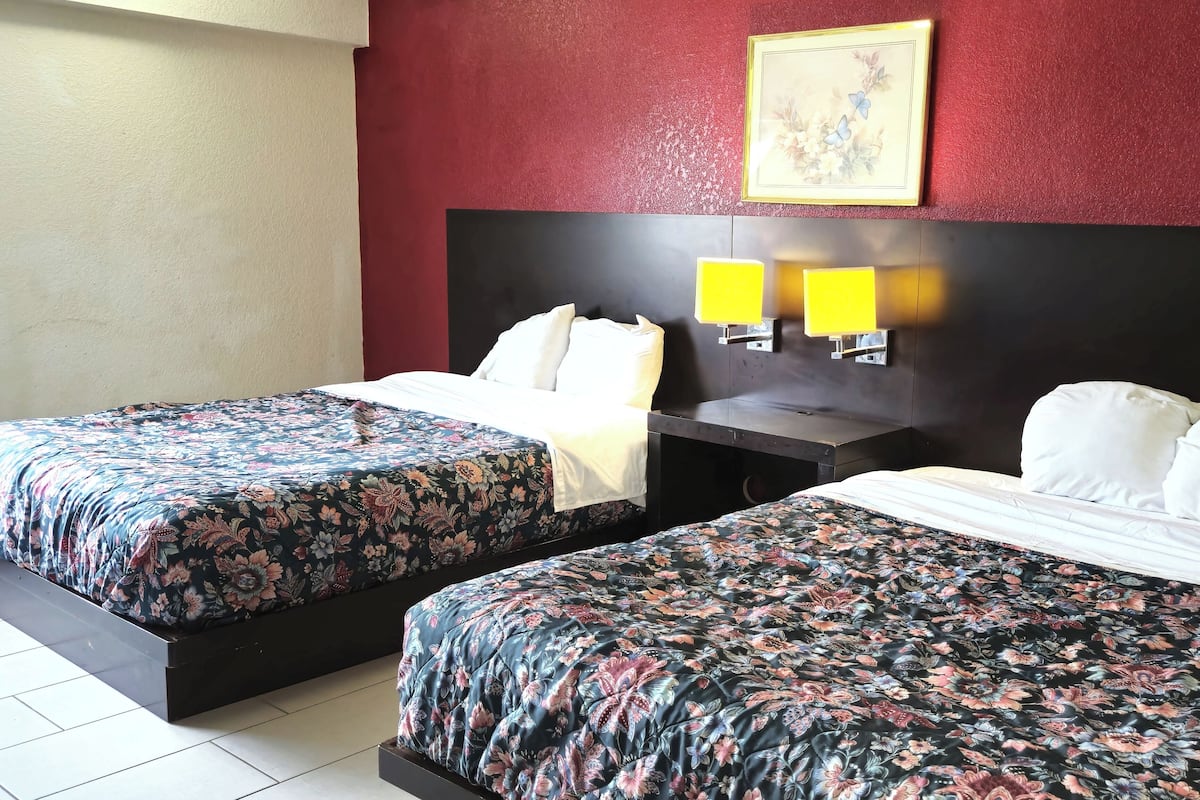 1 chambre, bureau, fer et planche à repasser, Wi-Fi gratuit