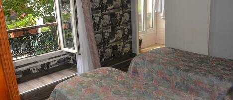 Twin Room | Free WiFi