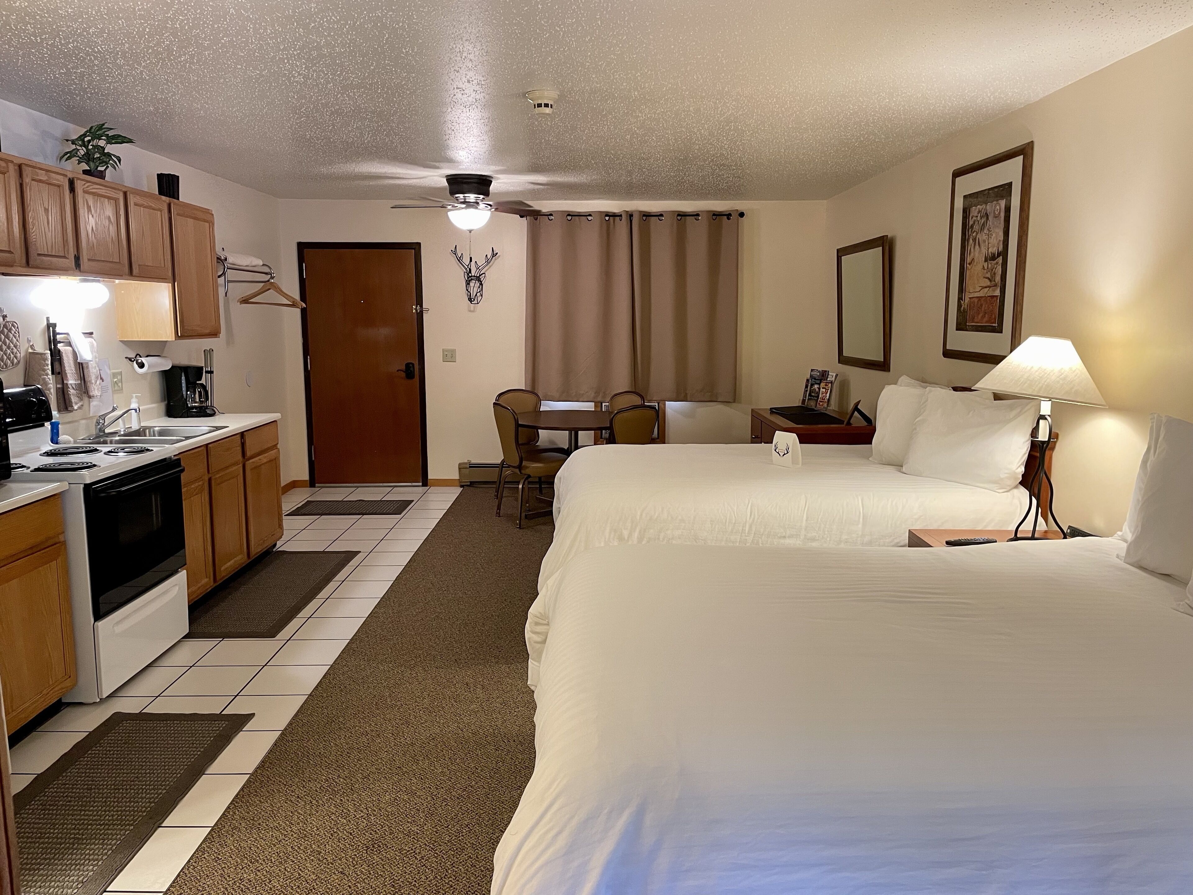 Deluxe Room (No Pets)