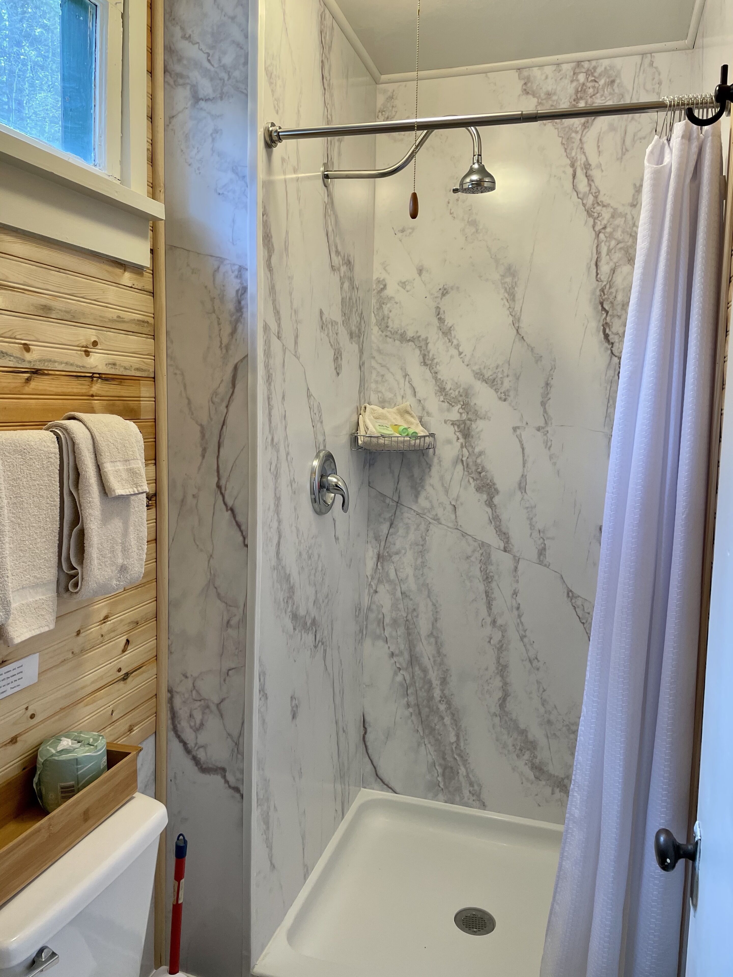 Comfort Cabin (No Pets) | Bathroom