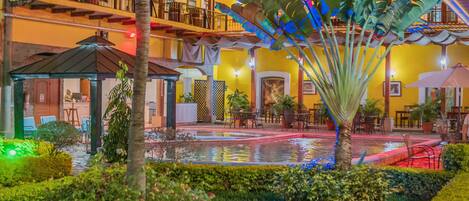 Breakfast, lunch, dinner served; local cuisine