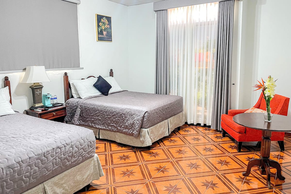 habitacion doble sin balcón | in-room safe, free wifi, bed sheets