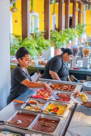 Petit déjeuner buffet