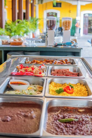 Desayuno estilo bufé