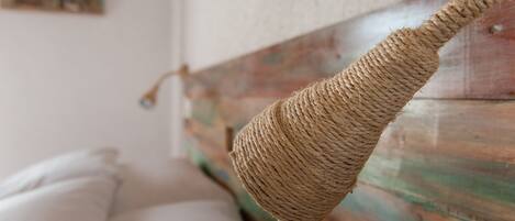 Hochwertige Bettwaren, Schreibtisch, schallisolierte Zimmer