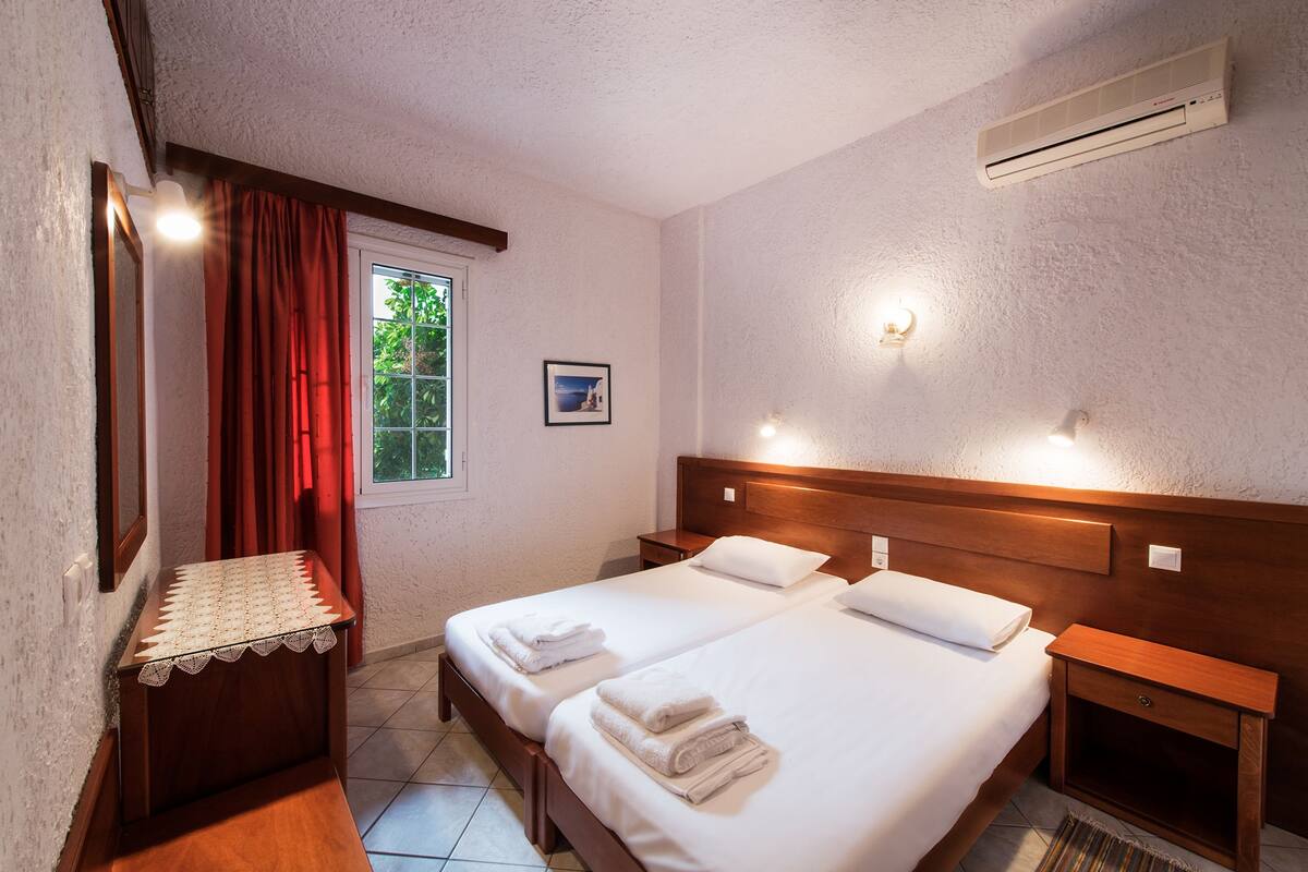 Premium bedding, desk, soundproofing, iron/ironing board