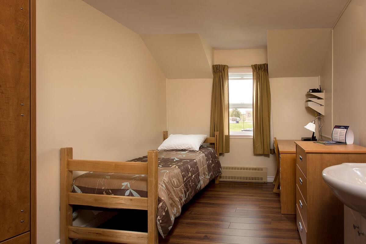 Standaard kamer, 1 eenpersoonsbed | Een bureau, een laptopwerkplek, extra bedden (toeslag), beddengoed