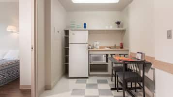 Standard Suite, 2 Bedrooms | Private kitchenette